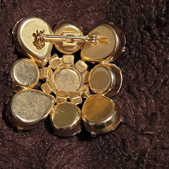 Vintage  broach - Picture 2 of 2